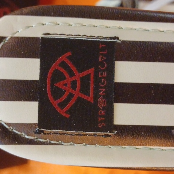 STRANGECULT BLACK/WHITE STRIPES BETTY BATS SIZE 10 NIB - Picture 5 of 7